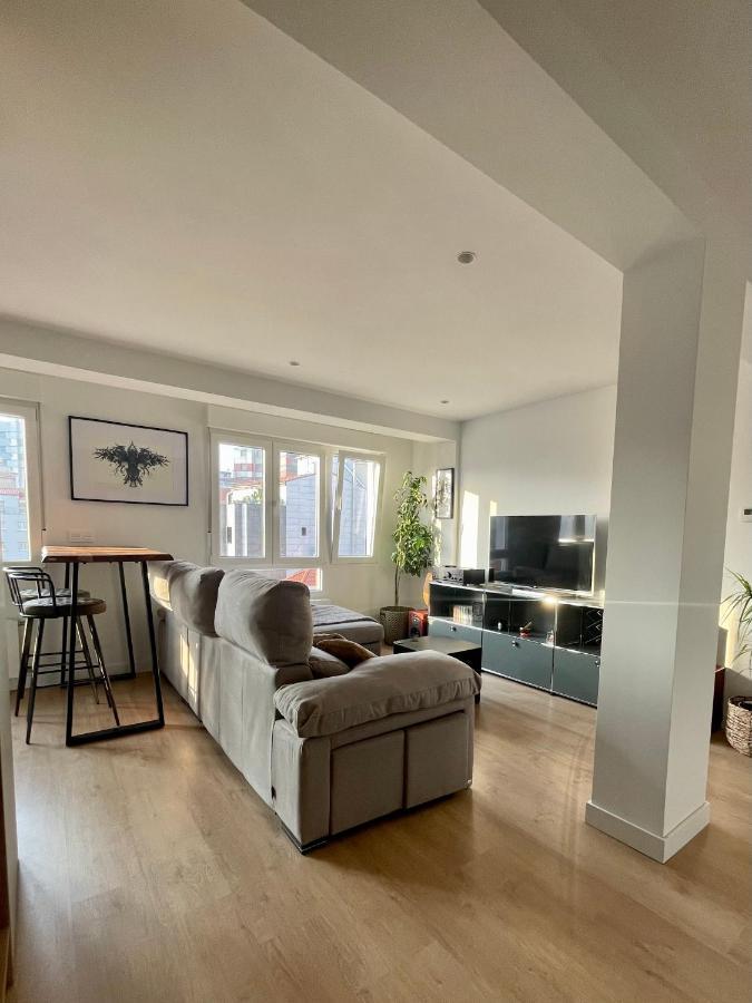 Piso De 2 Habitaciones En Centro, Zona Muy Tranquila Con Playa A 2 Min Andando Gijon Exterior photo